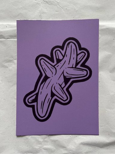 Lila Hintergrund mit einer stilisierten Illustration einer Pflanze.